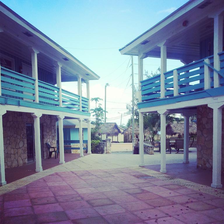 Two Turtles Resort Bahamas George Town Exterior foto